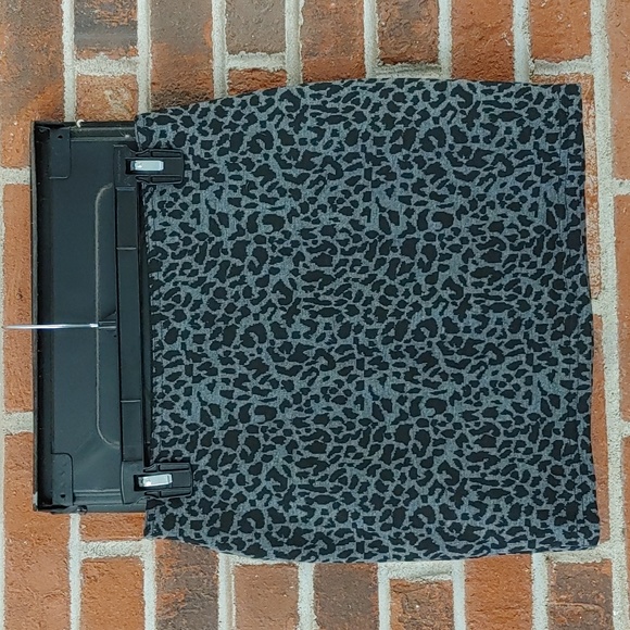 Sans Souci Dresses & Skirts - Sans Souci Skirt Size M